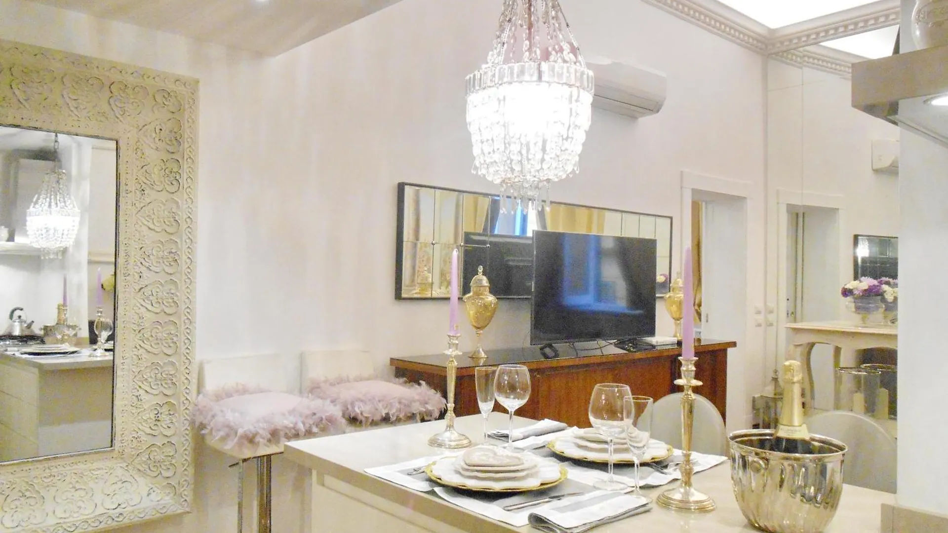 Luxury Navona Apartments By FlatinRom