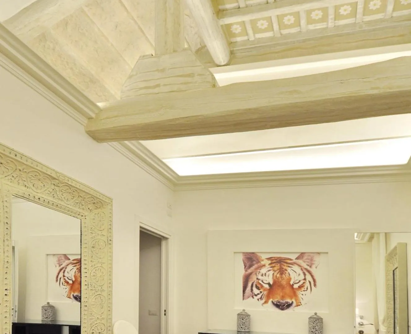Luxury Navona Apartments By FlatinRom